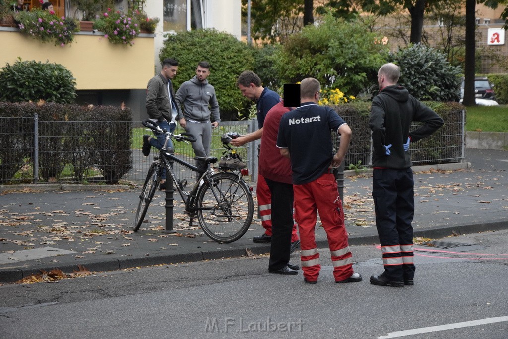 VU Rad Pkw Koeln Buchheim Herlerstr P28.JPG - Miklos Laubert